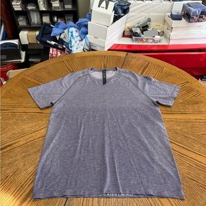 lululemon athletica Men's Blue/Grey Short Sleeve Tee